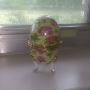 Baum Porcelain Egg Trinket Box 1990